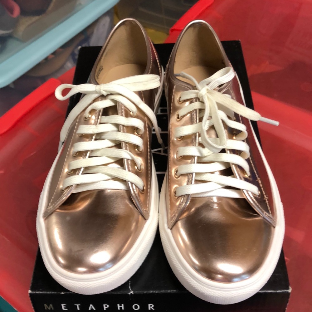 Metaphor Mira rose gold sneakers